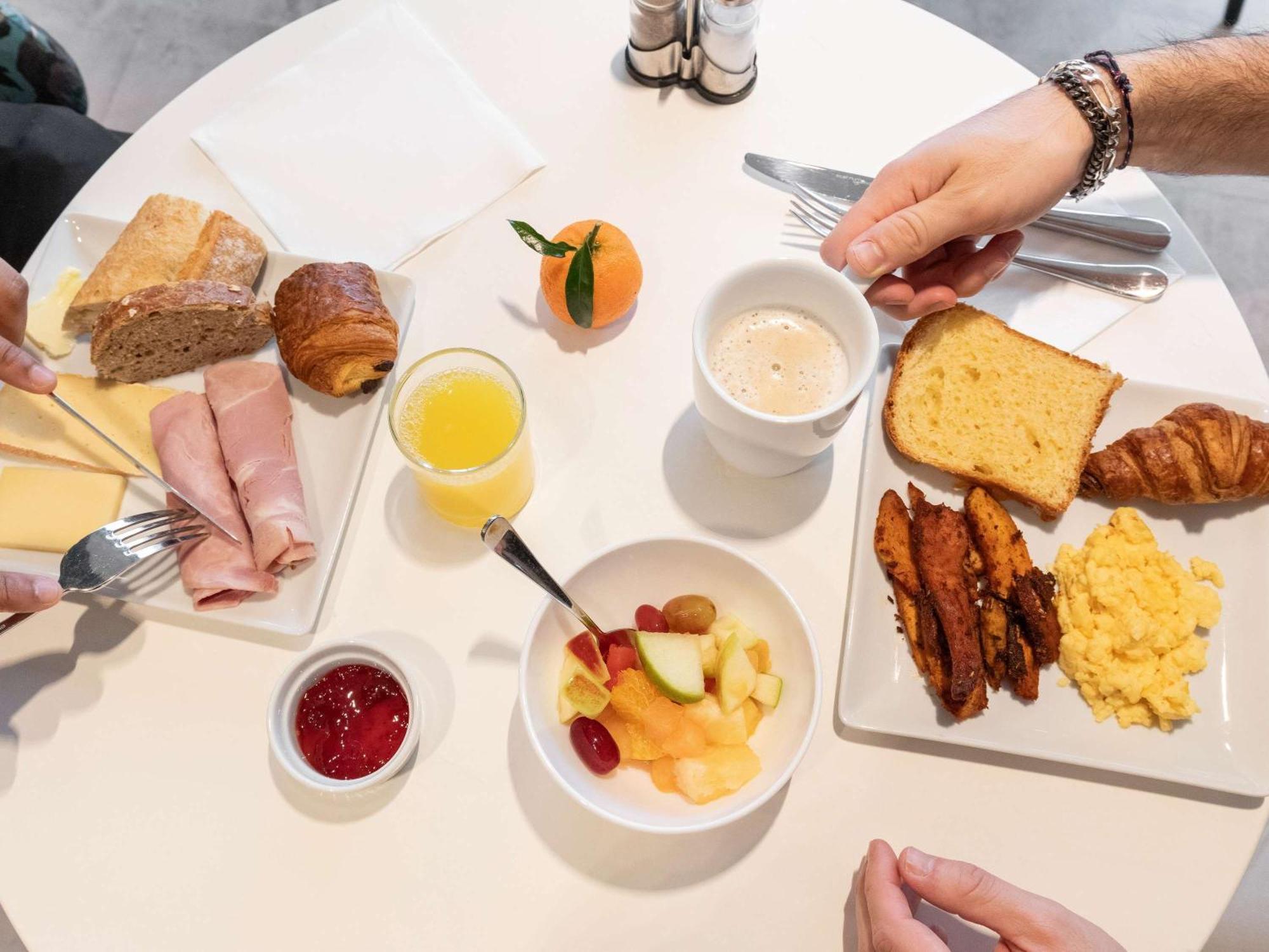 Hotel Ibis Styles Bezons Paris La Defense Esterno foto